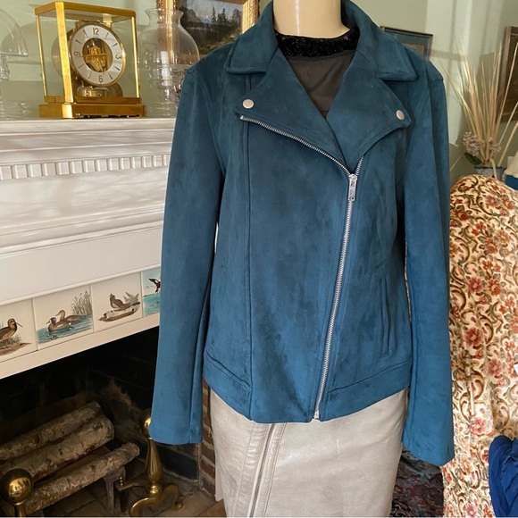 Old Navy Jackets & Blazers - Old Navy teal jacket in faux suede with great off-center zipper + deep pockets.